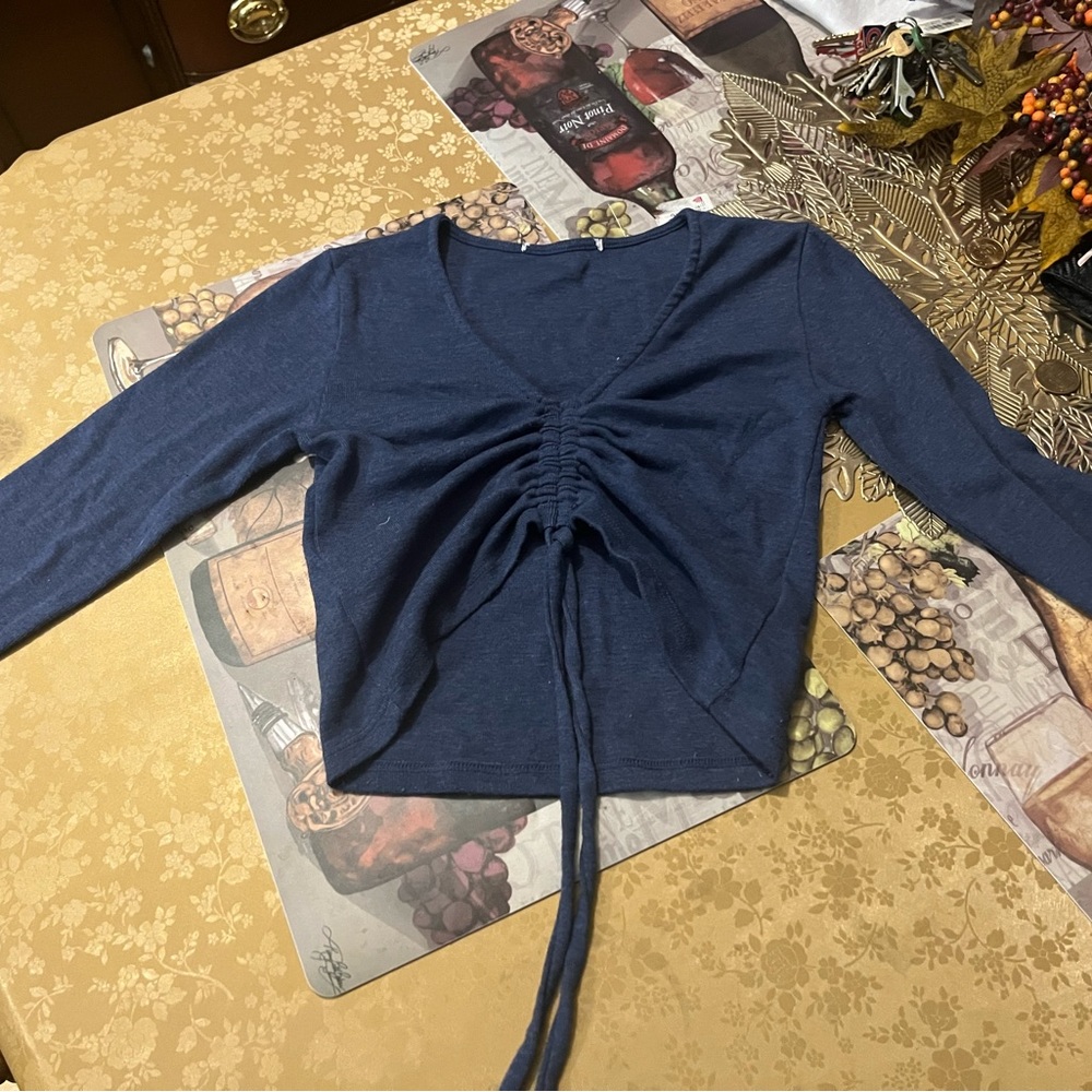 Long sleeve crop top